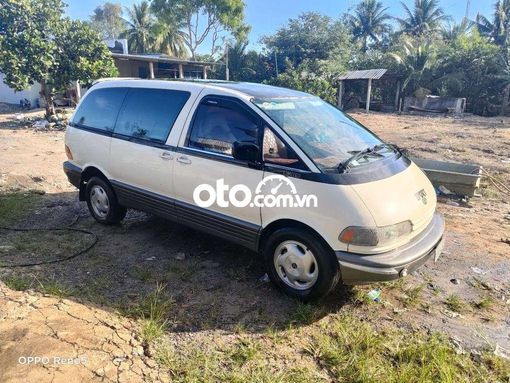 TOYOTA PREVIA 1992toyotapreviadx Used  the parking