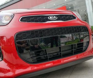 Đánh giá xe Kia Morning S 2018: Lưới tản nhiệt 4