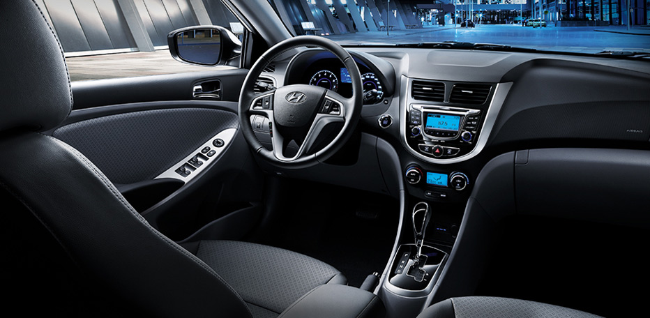 Không gian nội thất Hyundai Accent 2018