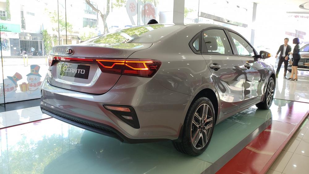 Đuôi xe Kia Cerato 2019 3