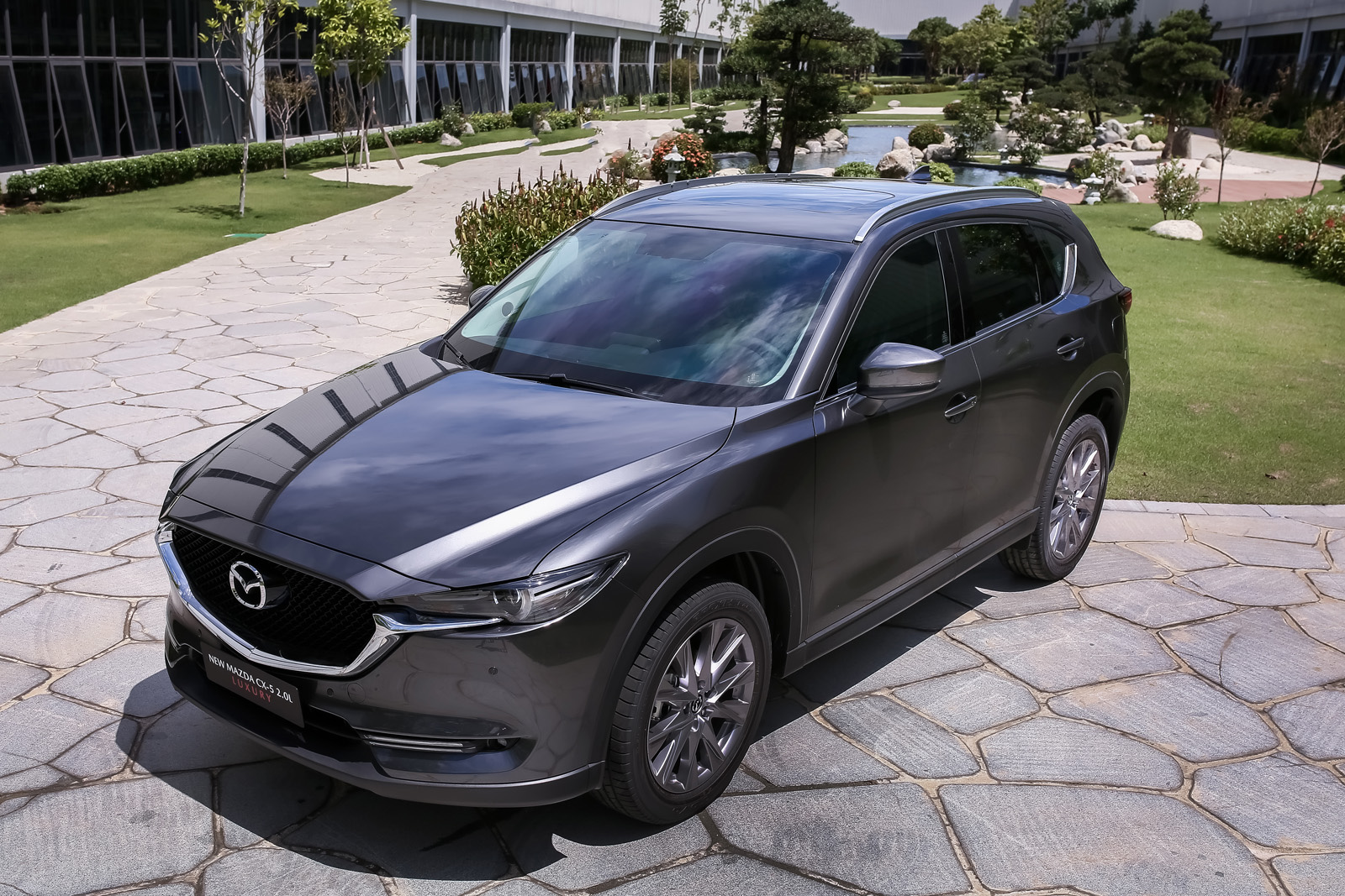 Mazda CX-5 thế hệ 6.5 ra mắt, tham vọng giành ngôi vương từ tay Honda CR-V 2