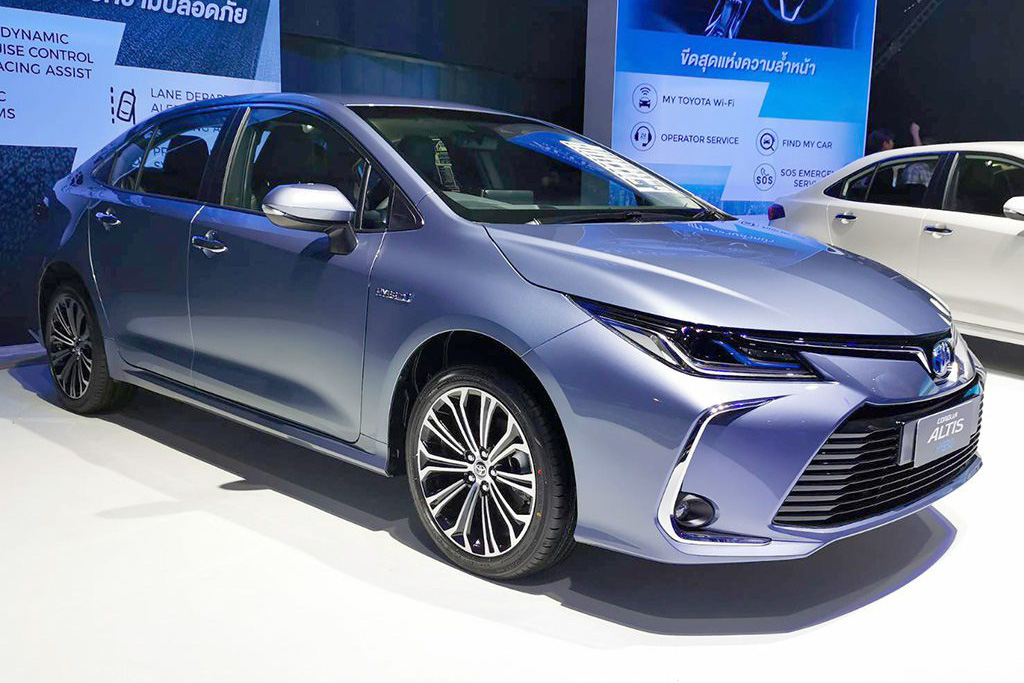 Hai “bom tấn” Toyota Corolla Altis và Mazda 3 thế hệ mới sắp ra mắt thị trường Việt Nam 1