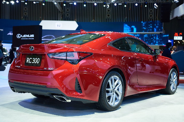 Khám phá chi tiết Lexus RC 300 2020 tại Việt Nam, giá hơn 3 tỷ đồng 5a
