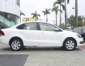 Volkswagen Polo   2014 - Cần bán xe Volkswagen Polo năm 2014, màu trắng, nhập khẩu