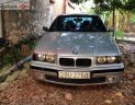 BMW 3 Series 320i 1996 - Gia đình cần bán ô tô BMW 3 Series 320i đời 1996, màu bạc, xe nhập, 135 triệu