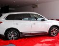 Mitsubishi Stavic 2017 - Bán xe Outlander tại Đà Nẵng, giao xe ngay, xe đủ màu, thủ tục nhanh chóng, hỗ trợ vay. LH Quang: 0905596067