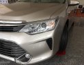 Toyota Camry 2.0E 2017 - Bán Toyota Camry 2.0E sản xuất 2017, còn 4 màu sang trọng, tặng phụ kiện và giảm giá tiền mặt