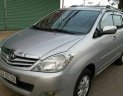 Toyota Innova  2 0G   2011 - Cần bán xe Toyota Innova 2 0G năm 2011, màu bạc xe gia đình, giá tốt