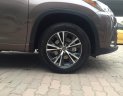 Toyota Highlander LE 2018 - Bán xe Toyota Highlander Le sản xuất 2018, màu nâu, xe nhập