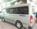 Toyota Hiace 2010 - Cần bán Toyota Hiace đời 2010, màu bạc số sàn giá cạnh tranh