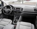 Volkswagen Sharan 2017 - Giảm ngay 50tr trong tháng 12, trả trước 590tr giao xe (vàng cát) LH: 0933.821.401 Ngọc Anh, Biên Hòa