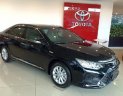 Toyota Camry 2.0E 2017 - Bán Camry 2.0E giá tốt, tặng phụ kiện chính hãng, hỗ trợ trả góp lãi suất thấp, xe giao ngay