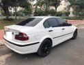 BMW 3 Series 318i 2005 - Cần bán xe BMW 3 Series 318i năm 2005, màu trắng xe gia đình