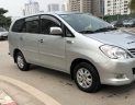 Toyota Innova 2.0G 2010 - Vợ chồng chị Thu cần bán gấp Innova G 2010, màu cát vàng