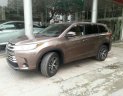 Toyota Highlander 2017 - Bán Toyota Highlander 2017, màu nâu, xe nhập