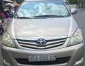 Toyota Innova 2011 - Xe Toyota Innova đời 2011, màu bạc xe gia đình