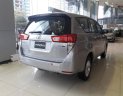 Toyota Innova E 2018 - Bán ô tô Toyota Innova E số sàn, năm sản xuất 2018, màu bạc, giá chỉ 708 triệu