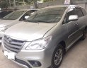 Toyota Innova E 2016 - Cần bán xe Toyota Innova E số sàn năm 2016, màu bạc