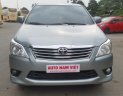 Toyota Innova 2.0E 2012 - Bán Toyota Innova 2.0E đời 2012, màu ghi