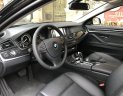 BMW 5 Series 520i 2015 - Bán Bmw 520i đen 2015 bản có cửa hít, cam lùi, loa harman biển HN, xe đẹp
