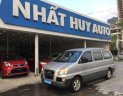 Hyundai Starex 2004 - Bán Hyundai Starex năm sản xuất 2004, màu bạc, nhập khẩu nguyên chiếc, giá cạnh tranh