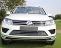 Volkswagen Touareg 3.6 AT 2016 - Bán Volkswagen Touareg 3.6 AT sản xuất 2016, màu trắng, xe nhập