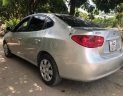 Hyundai Elantra 1.6 MT 2009 - Cần bán lại xe Hyundai Elantra 1.6 MT năm 2009, màu bạc giá cạnh tranh