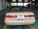 Toyota Camry LE 2.2 MT 1998 - Bán Toyota Camry LE 2.2 MT đời 1998, màu vàng, nhập khẩu