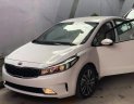 Kia Cerato 1.6 MT Base 2018 - Bán ô tô Kia Cerato 1.6 MT Base năm sản xuất 2018, màu trắng giá cạnh tranh