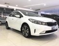 Kia Cerato 1.6 MT Base 2018 - Cần bán Kia Cerato 1.6 MT Base sản xuất năm 2018, màu trắng, 499tr