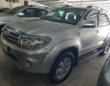 Toyota Fortuner 2.7V 4x4 AT 2010 - Bán xe Toyota Fortuner 2.7V 4x4 năm sản xuất 2010, màu bạc, xe gia đình