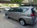 Toyota Innova E 2016 - Cần bán lại xe Toyota Innova E đời 2016, màu bạc chính chủ giá cạnh tranh