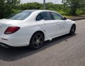 Mercedes-Benz E class E300 AMG 2017 - Bán xe Mercedes E300 AMG đời 2017, màu trắng số tự động