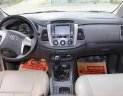 Toyota Innova E 2013 - Bán xe Toyota Innova E đời 2013, màu nâu vàng, giá tốt