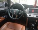 Toyota Innova 2.0E 2017 - Cần bán Toyota Innova 2.0E sản xuất năm 2017, màu xám giá cạnh tranh