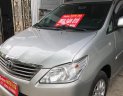 Toyota Innova E 2013 - Bán Toyota Innova E đời 2013, màu bạc 