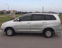 Toyota Innova 2011 - Cần bán Toyota Innova đời 2011, màu bạc