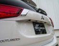 Mitsubishi Outlander CVT 2018 - Bán ô tô Mitsubishi Outlander CVT sản xuất 2018, màu trắng