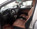 Toyota Innova 2018 - Bán ô tô Toyota Innova sản xuất năm 2018, màu bạc, 690tr