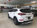 Hyundai Tucson 2.0 ATH 2016 - Bán Hyundai Tucson 2.0 ATH sản xuất 2016, màu trắng, xe nhập số tự động, giá chỉ 895 triệu