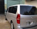 Hyundai Starex 2010 - Cần bán Hyunda Starex sản xuất 2010, màu bạc, nhập khẩu