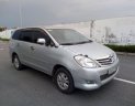 Toyota Innova 2.0AT 2010 - Cần bán gấp Toyota Innova 2.0AT năm sản xuất 2010, màu bạc chính chủ, giá 450tr