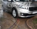 Kia Sedona 2.2 AT 2016 - Bán xe Kia Sedona 2.2 AT sản xuất năm 2016, màu bạc chính chủ, giá tốt