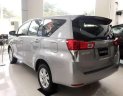 Toyota Innova 2018 - Bán ô tô Toyota Innova sản xuất năm 2018, màu bạc, 690tr