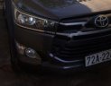 Toyota Innova 2.0E 2017 - Bán Toyota Innova 2.0E đời 2017, màu xám, giá chỉ 716 triệu