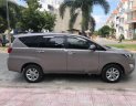 Toyota Innova 2.0E 2017 - Bán xe Toyota Innova 2.0E đời 2017, màu bạc