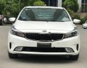 Kia Cerato Signature 1.6 AT 2017 - Cần bán lại xe Kia Cerato Signature 1.6 AT đời 2017, màu trắng