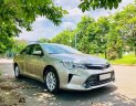 Toyota Camry 2.0E 2015 - Cần bán xe Toyota Camry 2.0E năm 2015 như mới, giá 885tr