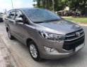 Toyota Innova 2.0E 2017 - Bán xe Toyota Innova 2.0E đời 2017, màu bạc