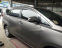 Toyota Innova   2.0MT E  2017 - Bán Toyota Innova 2.0MT E năm 2017, màu xám, giá 718tr